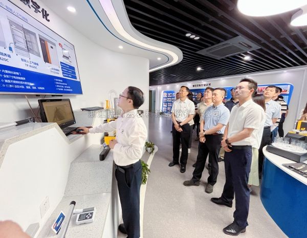 全國農(nóng)技中心黨委“學(xué)習(xí)運(yùn)用‘千萬工程’經(jīng)驗(yàn) 加快推進(jìn)種業(yè)振興行動(dòng)”主題黨日活動(dòng)組蒞臨托普云農(nóng)