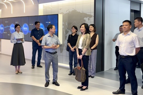 科技部國(guó)際合作司副司長(zhǎng)莊嘉一行蒞臨托普云農(nóng)調(diào)研考察