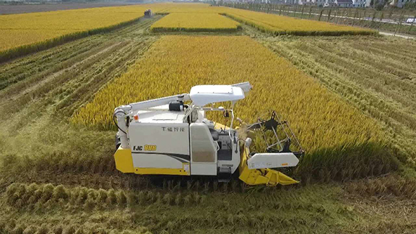 “無(wú)人農(nóng)場(chǎng)”示范基地 “無(wú)人農(nóng)場(chǎng)”示范基地