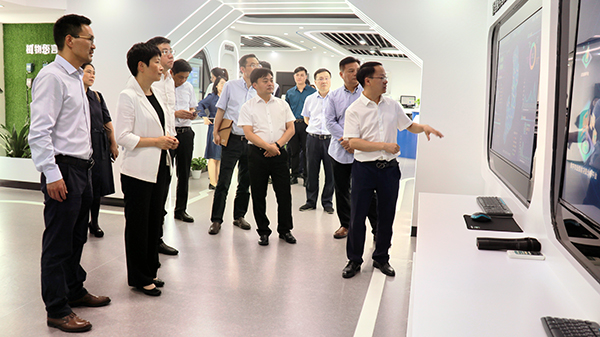 省科技廳黨組書記何杏仁一行赴托普云農(nóng)調(diào)研農(nóng)業(yè)科技工作 省科技廳黨組書記何杏仁一行赴托普云農(nóng)調(diào)研農(nóng)業(yè)科技工作