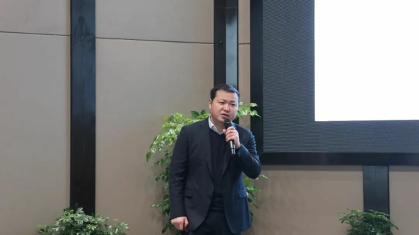 交付中心總監(jiān)曾亞輝作2022年質(zhì)量目標(biāo)及方案匯報 交付中心總監(jiān)曾亞輝作2022年質(zhì)量目標(biāo)及方案匯報